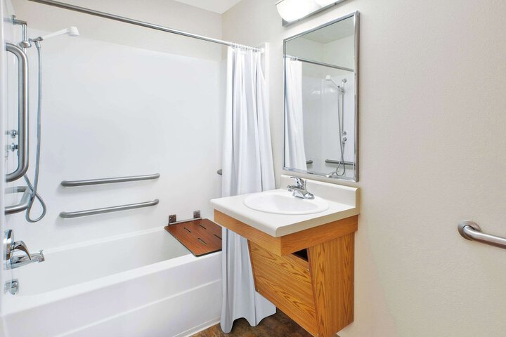Standard Double Bed (17 of 28)