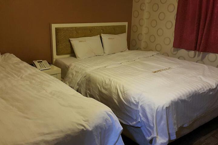 Room 3 of 6