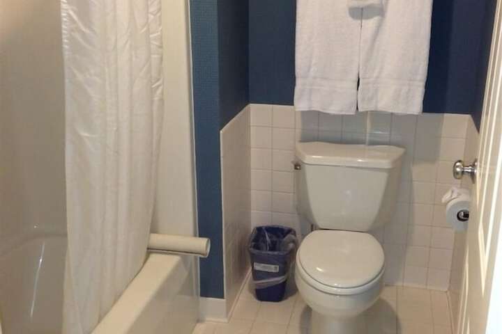 Room 32 of 64