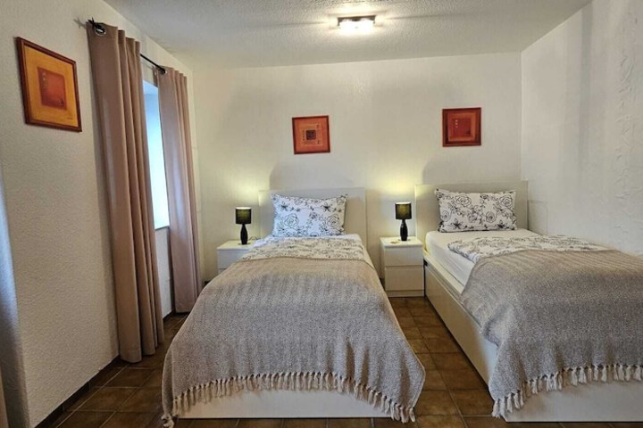 Room 15 of 144