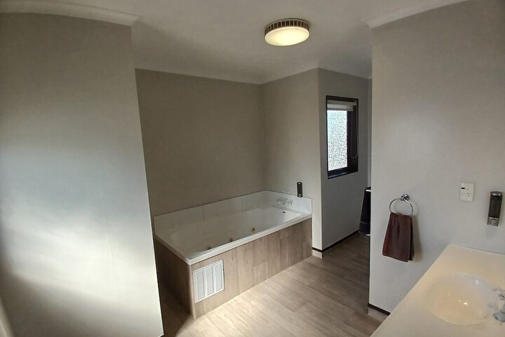 Room 90 of 120