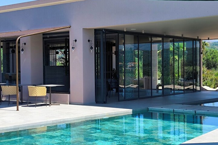 Pool 60 of 71