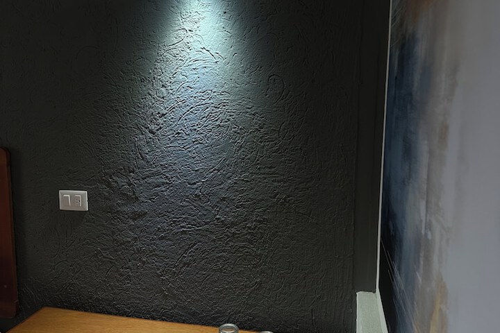 Room 27 of 33