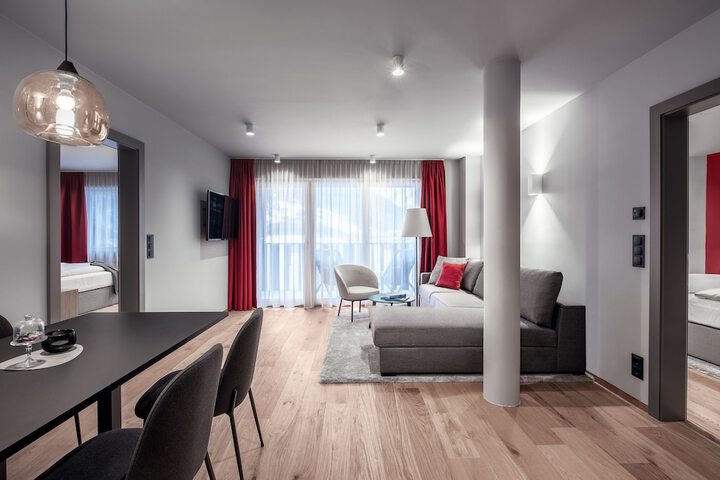 Room 18 of 105