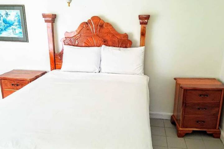 Room 2 of 41