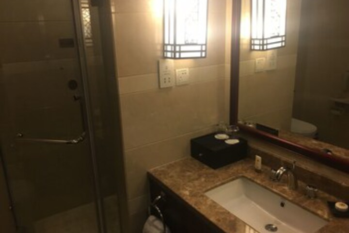 Room 2 of 16