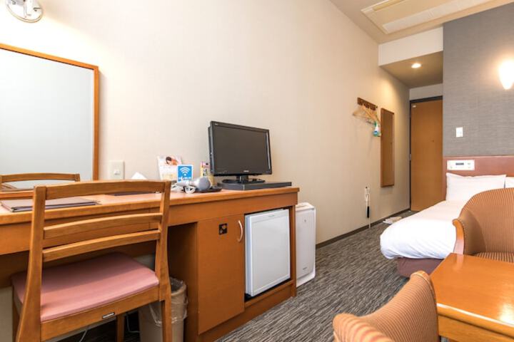 Room 5 of 36