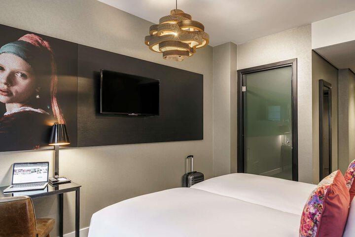 Room 7 of 47