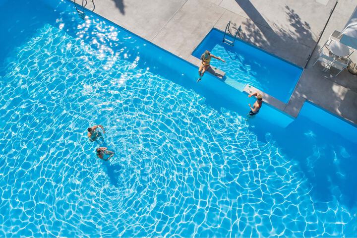 Pool 136 of 221