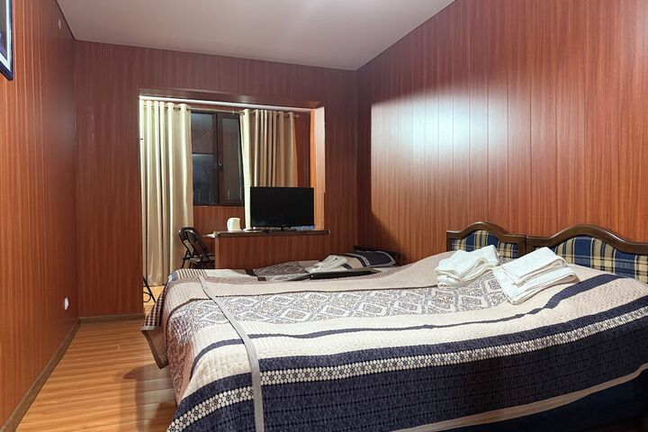 Room 8 of 36