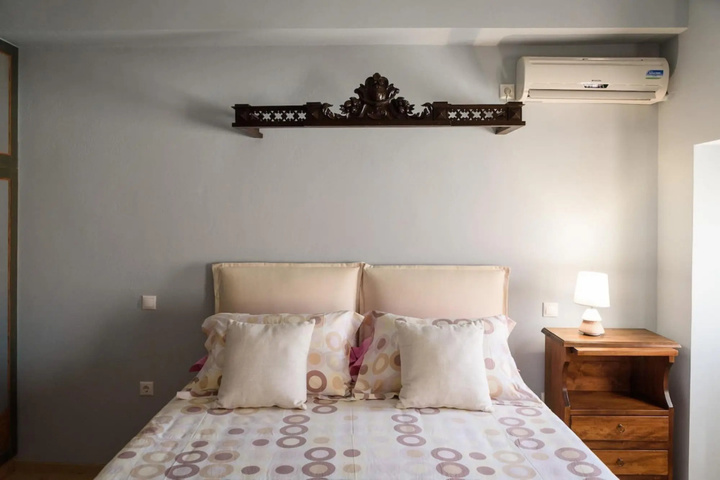 Room 4 of 20