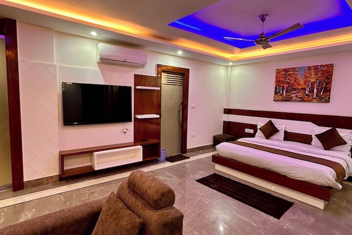 Room 4 of 23