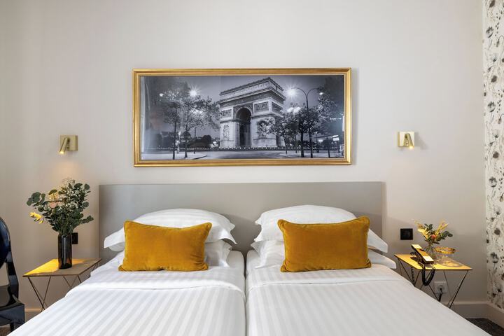 Room 25 of 41