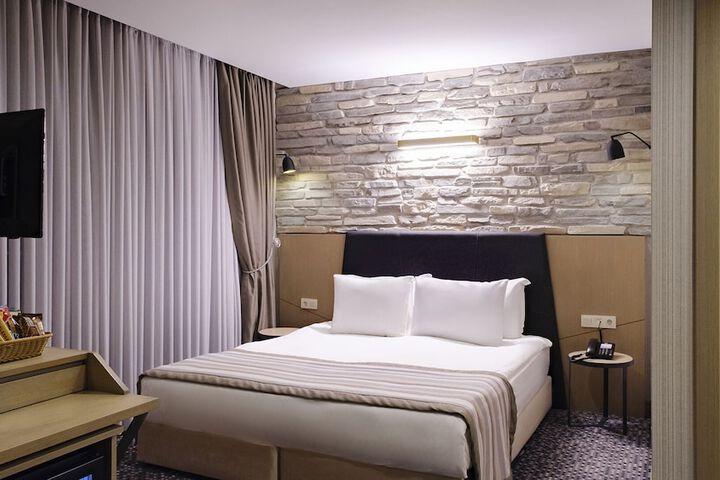 Room 17 of 107