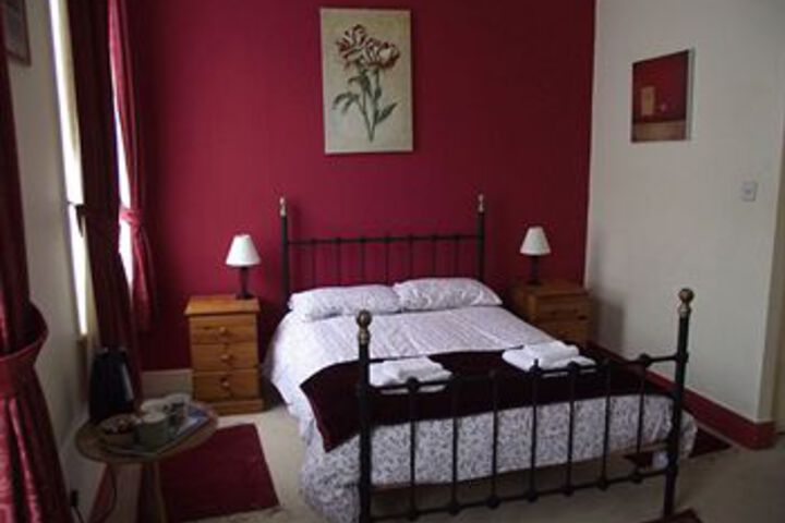 Room 5 of 11