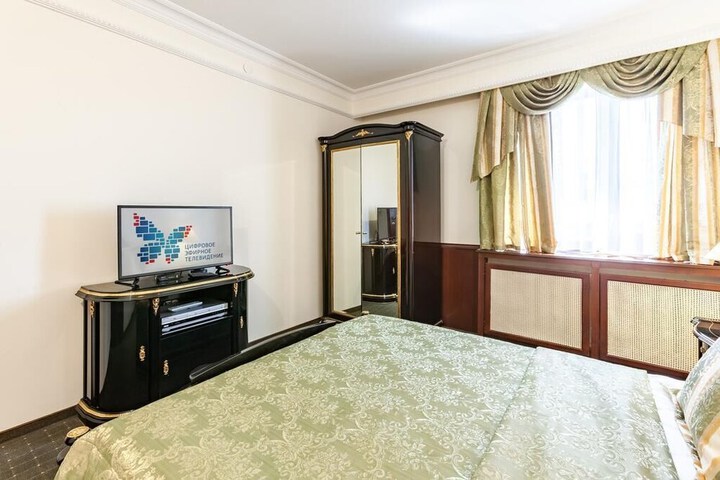 Room 12 of 34