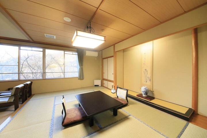 Room 17 of 83