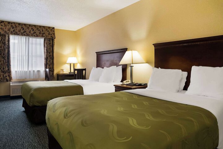 1 Double Bed Accessible (6 of 10)