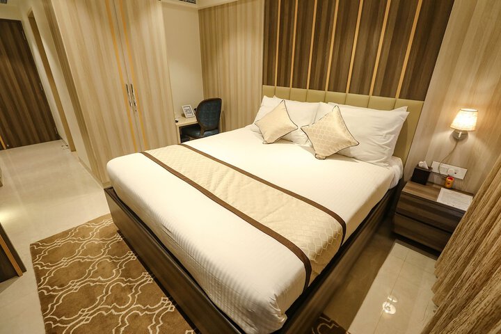 Room 9 of 46