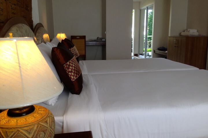 Room 8 of 60