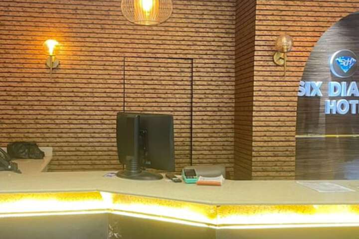 SIX DIAMOND HOTEL OPEBI