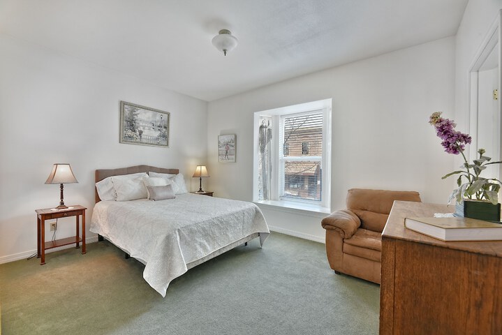 Room 5 of 13