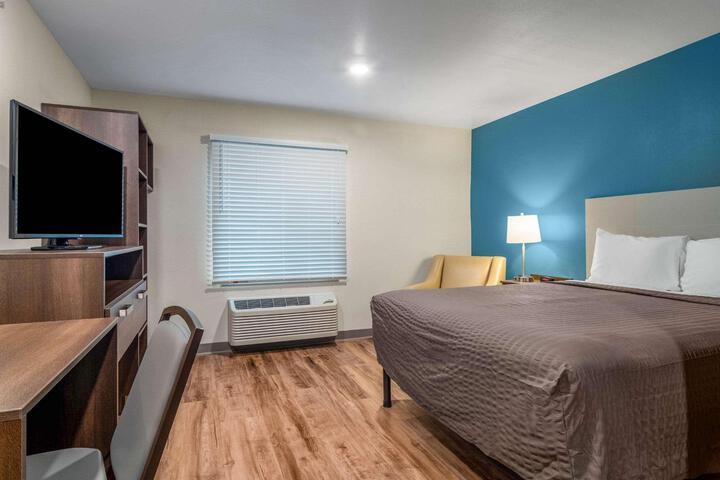 Room 32 of 57