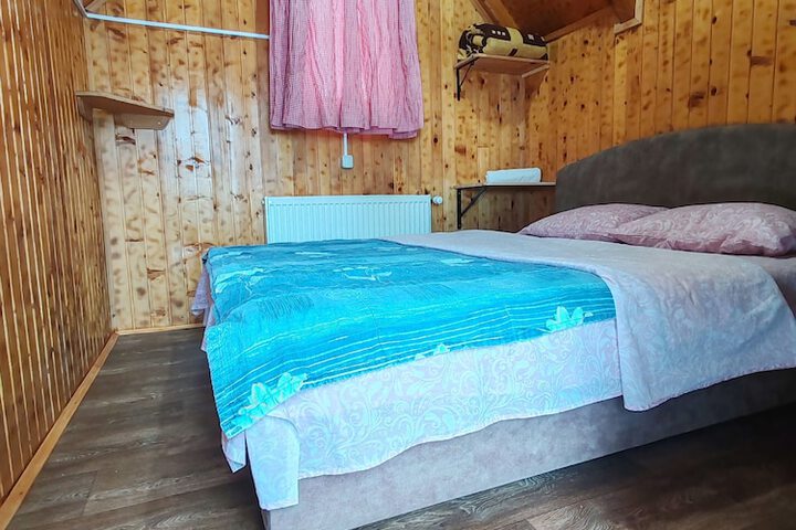 Room 5 of 18