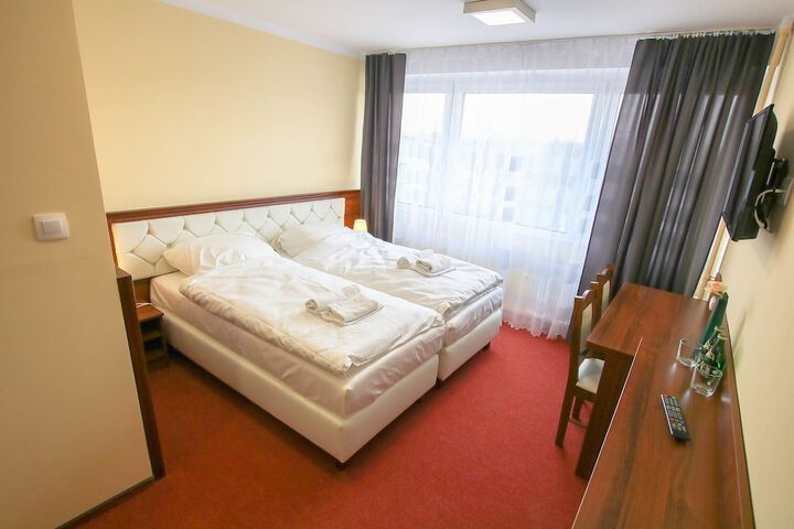 Room 7 of 19
