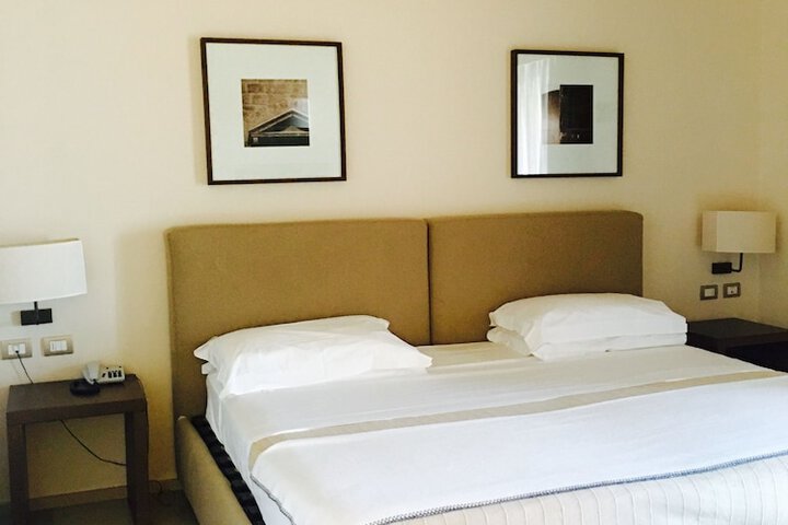 Room 7 of 36