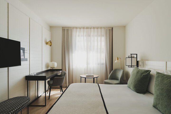 Room 13 of 46