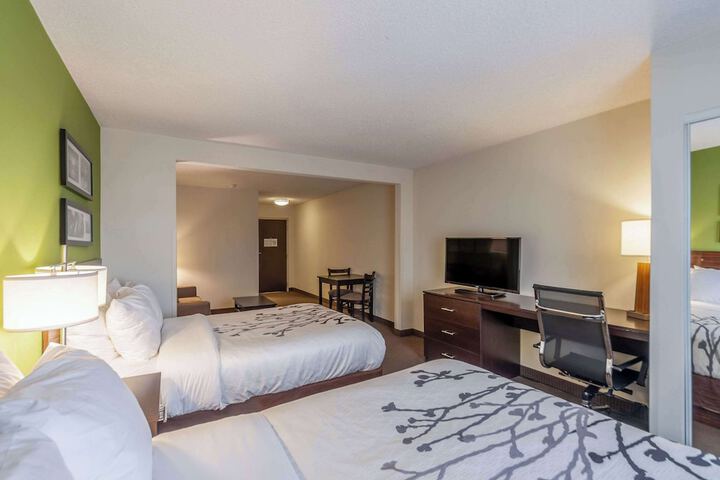 2 Double Beds (8 of 10)
