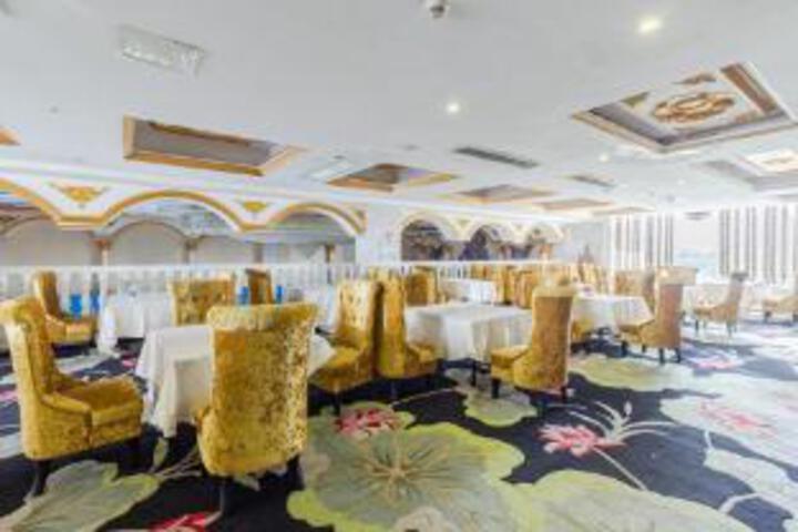 Yifeng Hotel