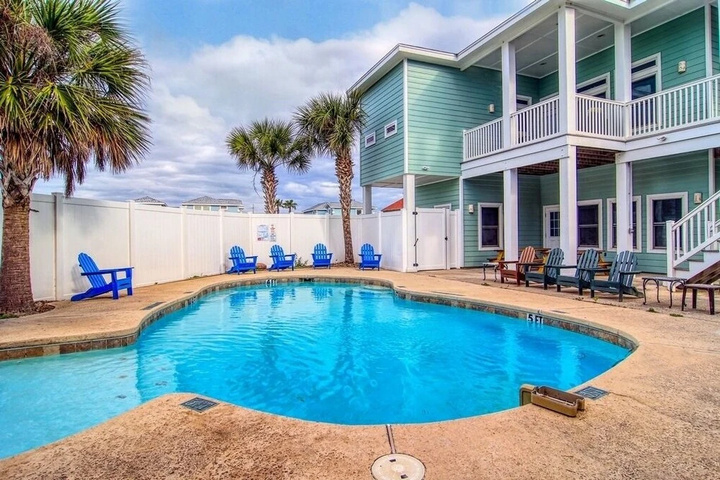 Pool 13 of 24