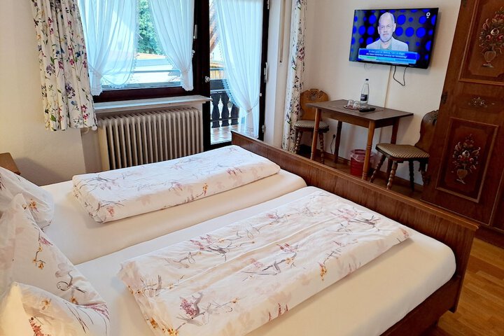 Room 4 of 19