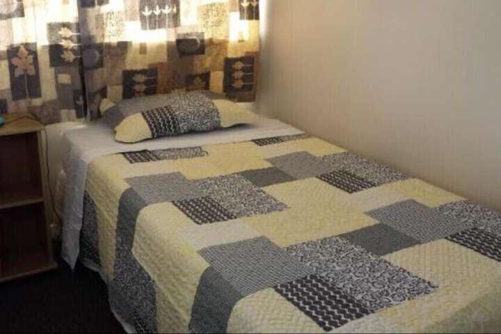 Room 8 of 9