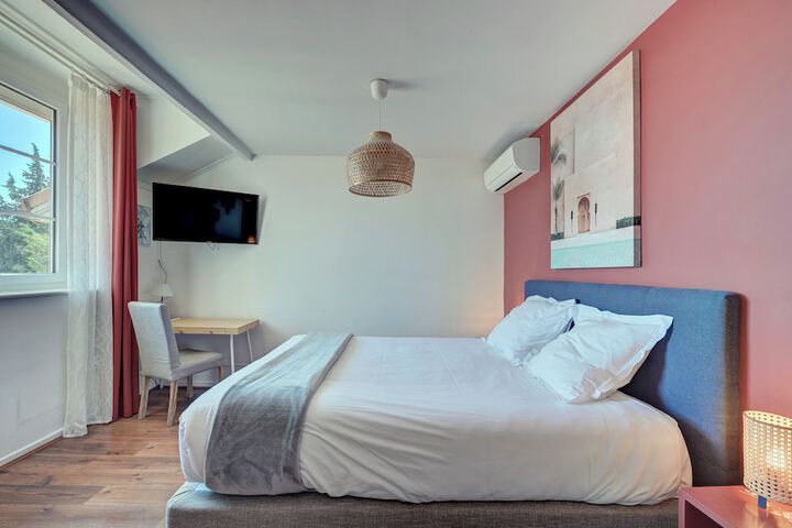 Room 21 of 61