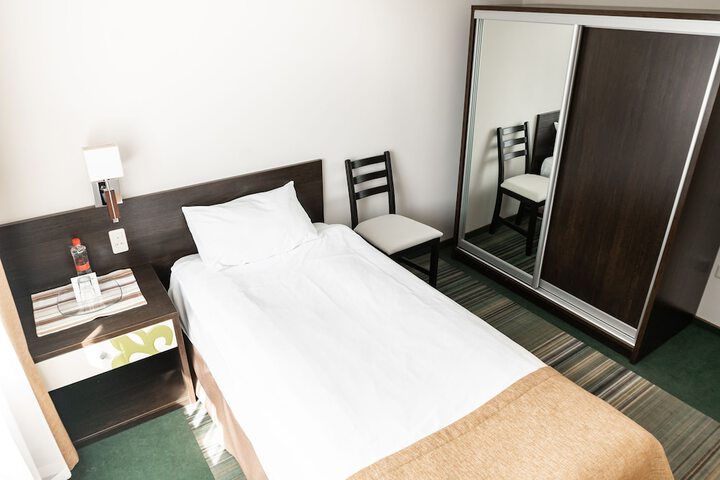 Room 5 of 72