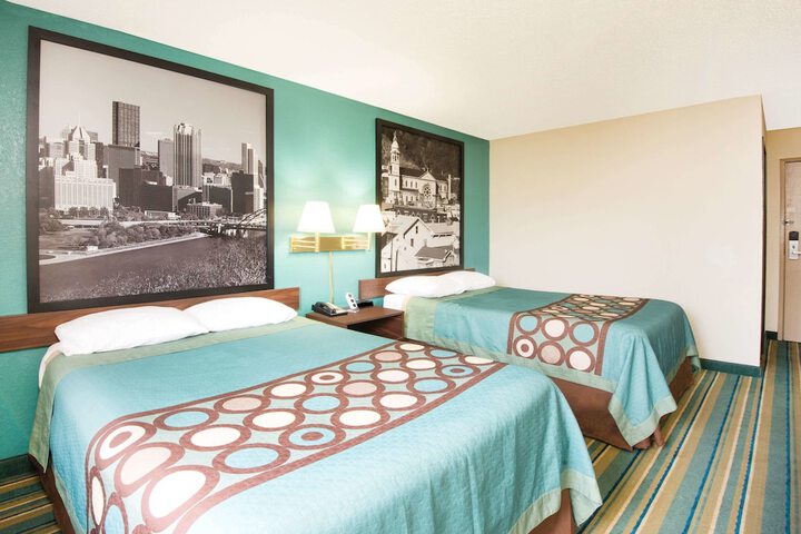 1 Double Bed (2 of 10)