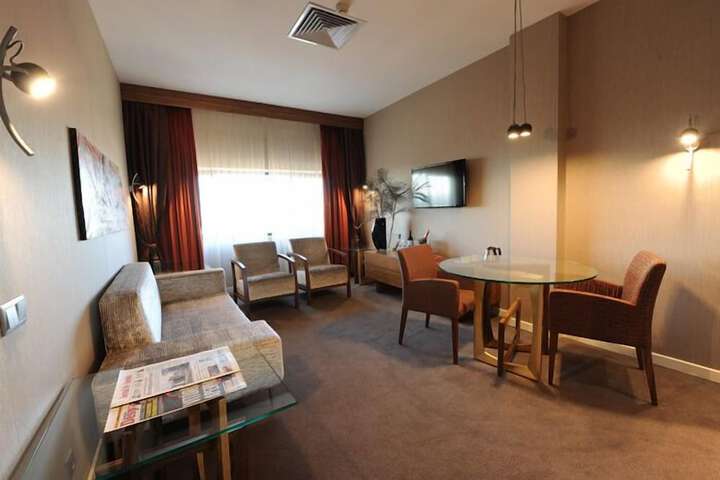 Room 20 of 48
