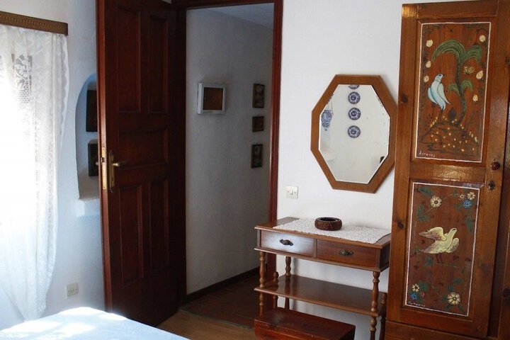 Room 3 of 106