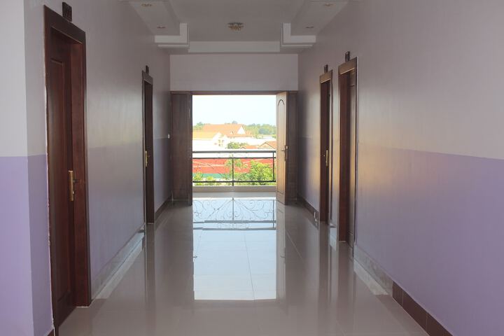 Ballroom/Hall 28 of 36
