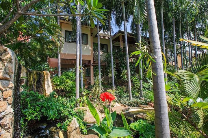 Hotel 6 of 33