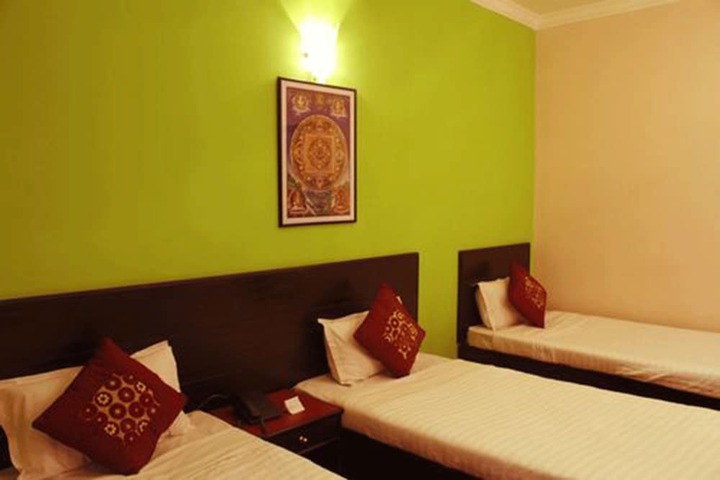 Room 10 of 25