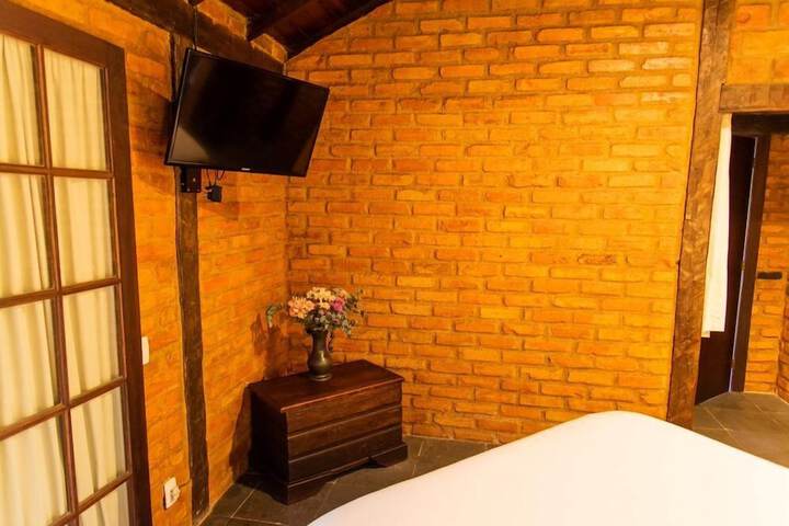 Room 15 of 185