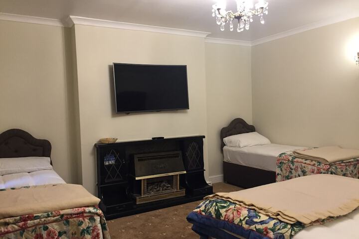 Room 25 of 60