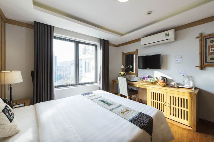 Room 44 of 122