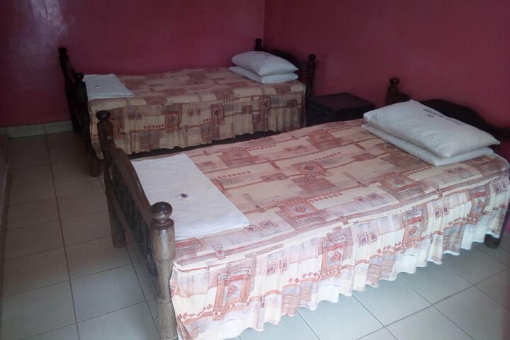 Room 5 of 33