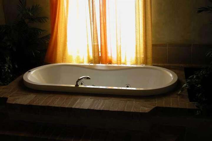 Room 9 of 24