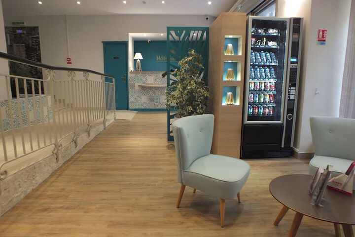 Entrance & Lobby
